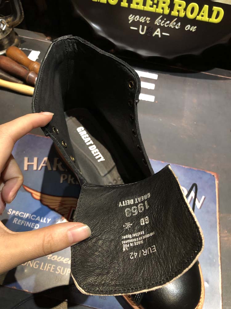 Great Deity ラインマンブーツ ホワイト×ブラック 11HOLE