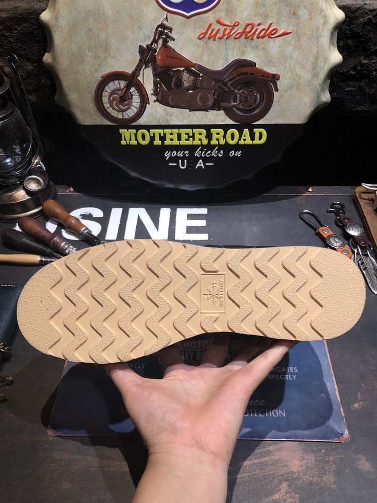 Great Deity スタンダードモカシンブーツ 7HOLE